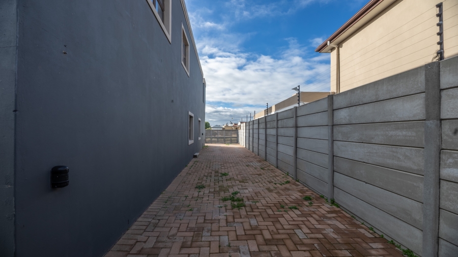 3 Bedroom Property for Sale in Parklands Western Cape